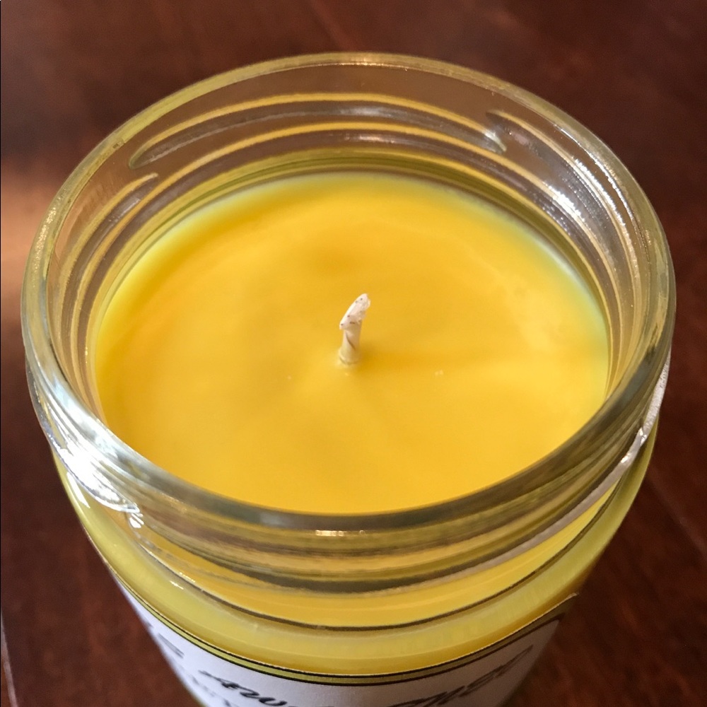 1 6 OZ 100% Soy Honeysuckle Jasmine Candle - Picture 2 of 2